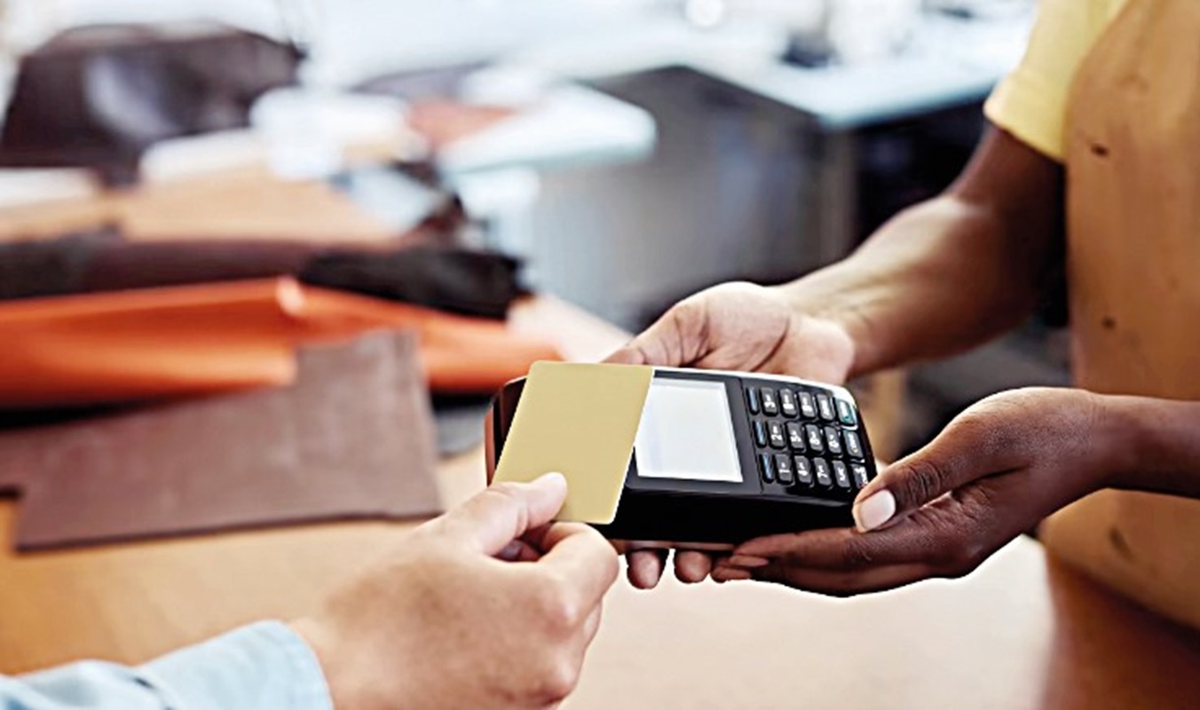 Apuestan a servicios a través de las tarjetas de crédito en Luque