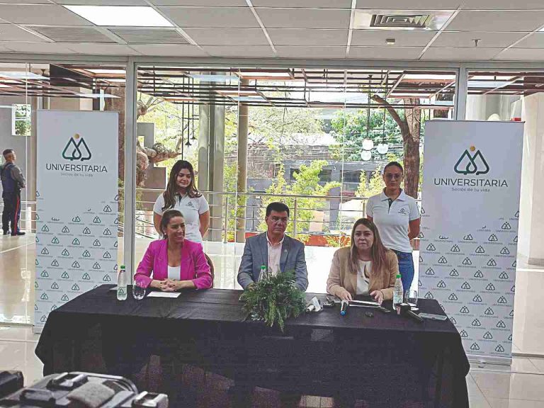 Universitaria celebra 51 años, con beneficios