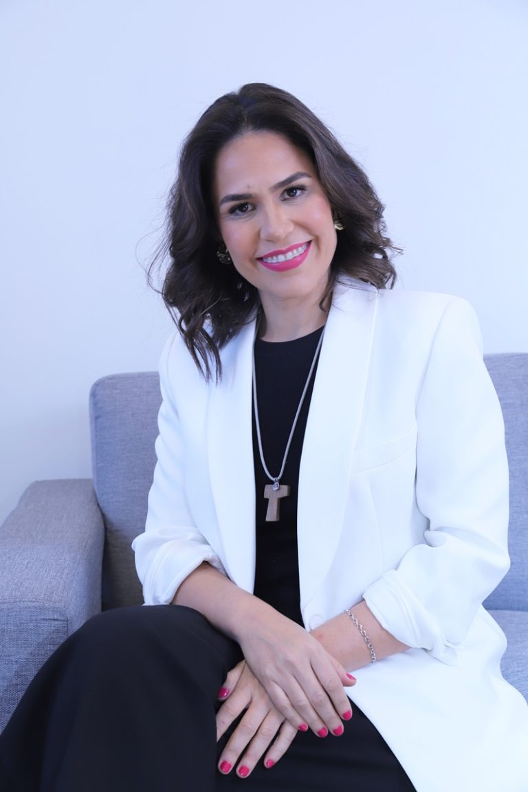 “Gratitud: La Estrategia Desconocida para Alcanzar el Éxito y la Felicidad Real en el Mundo Empresarial”