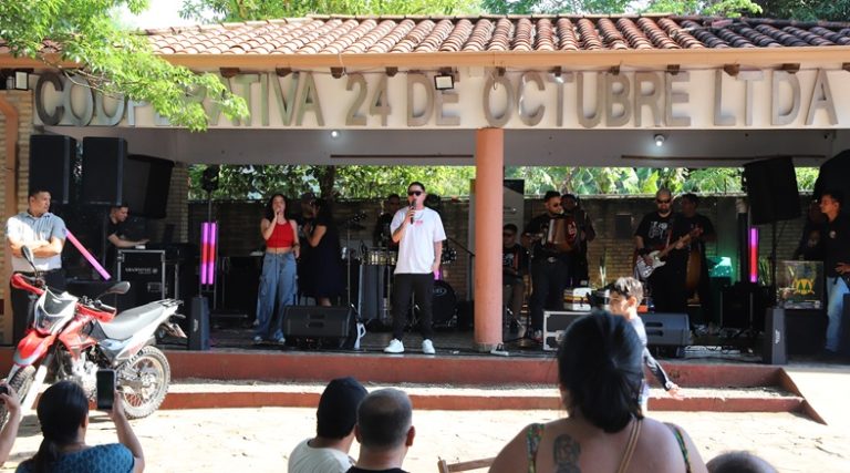 Con actividades recreativas y promociones, 24 de Octubre arrancó su mes aniversario