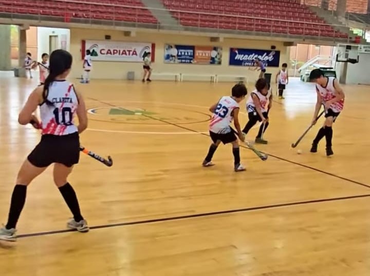 Cooperativa Capiatá puso en marcha su Escuela de Hockey Cooperativa Capiatá puso en marcha su Escuela de Hockey