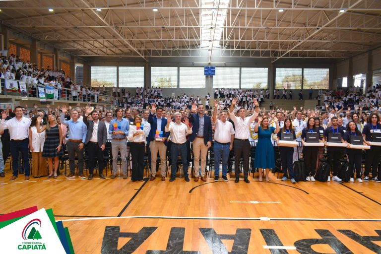 Polideportivo de la Cooperativa Capiatá fue sede del multitudinario cierre nacional de “Jóvenes Conectados”