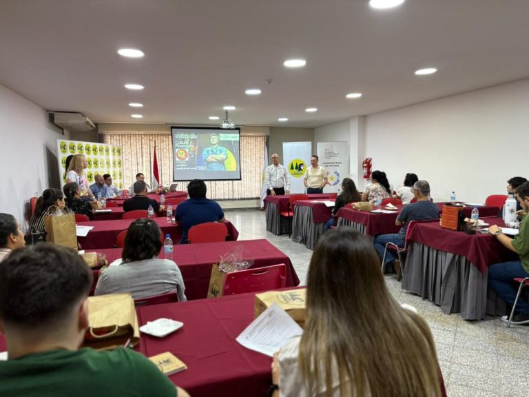 Arrancó el primer taller del Programa Cultura Financiera con socios de la Cooperativa Lambaré