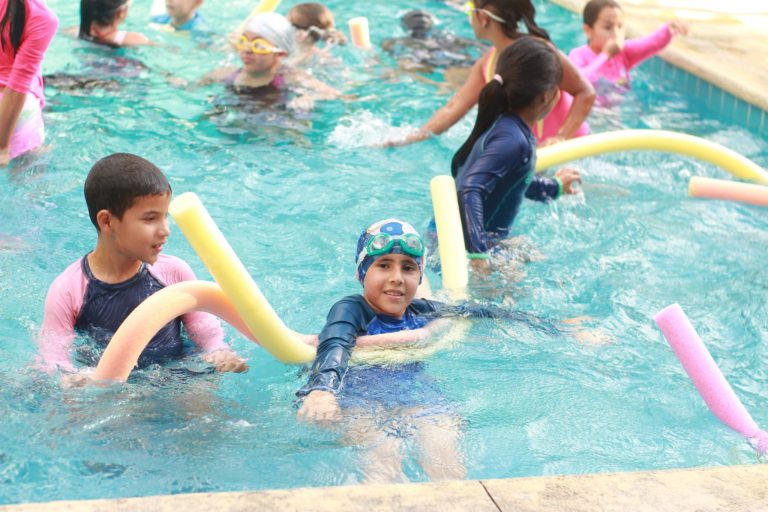 Serrana Ltda. culminó su colonia de natación