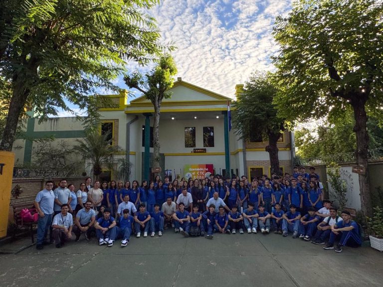 Inicio de clases en Colegio Técnico Caacupé